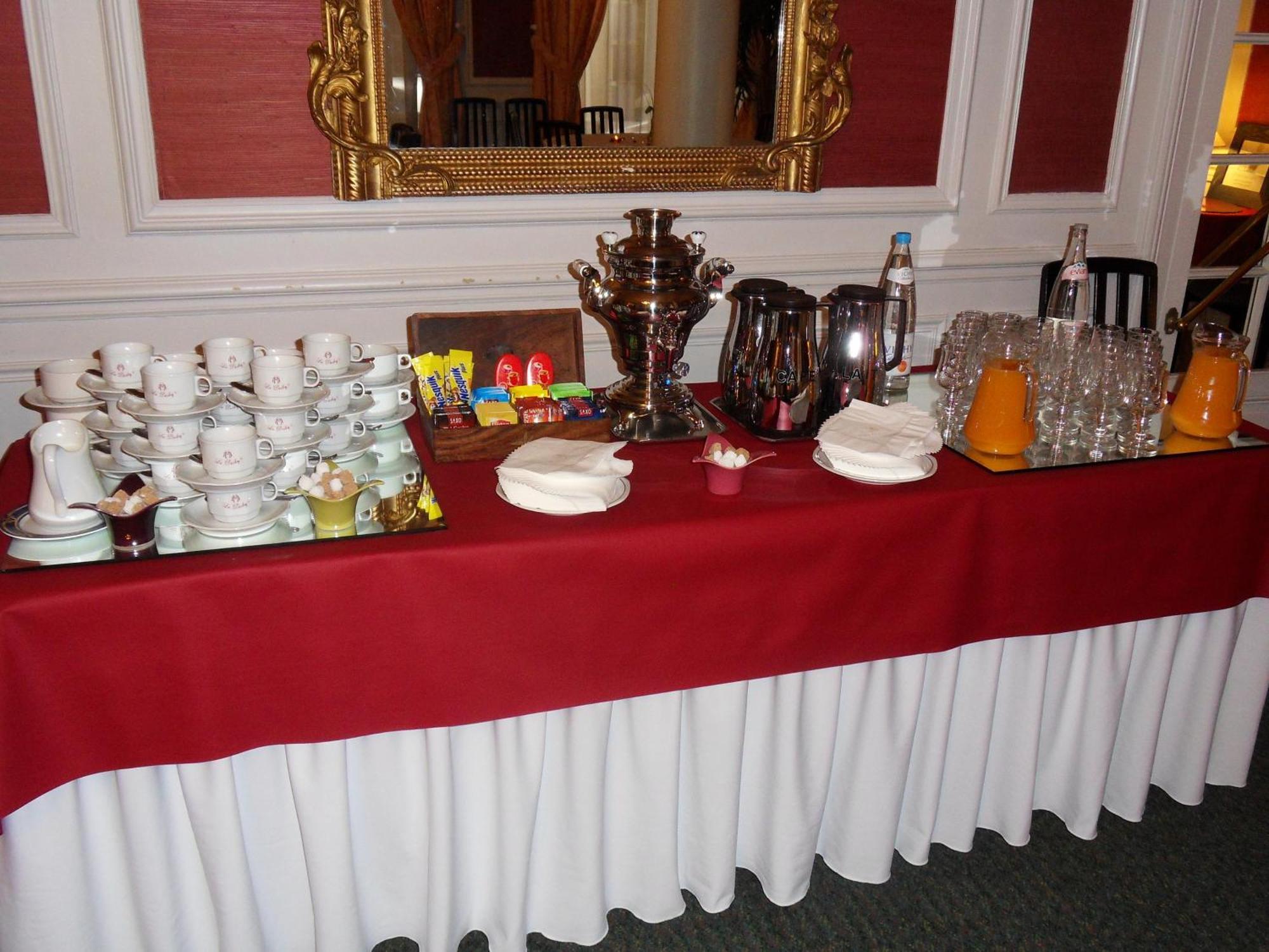 Logis Le Midland Hotel Виши Екстериор снимка
