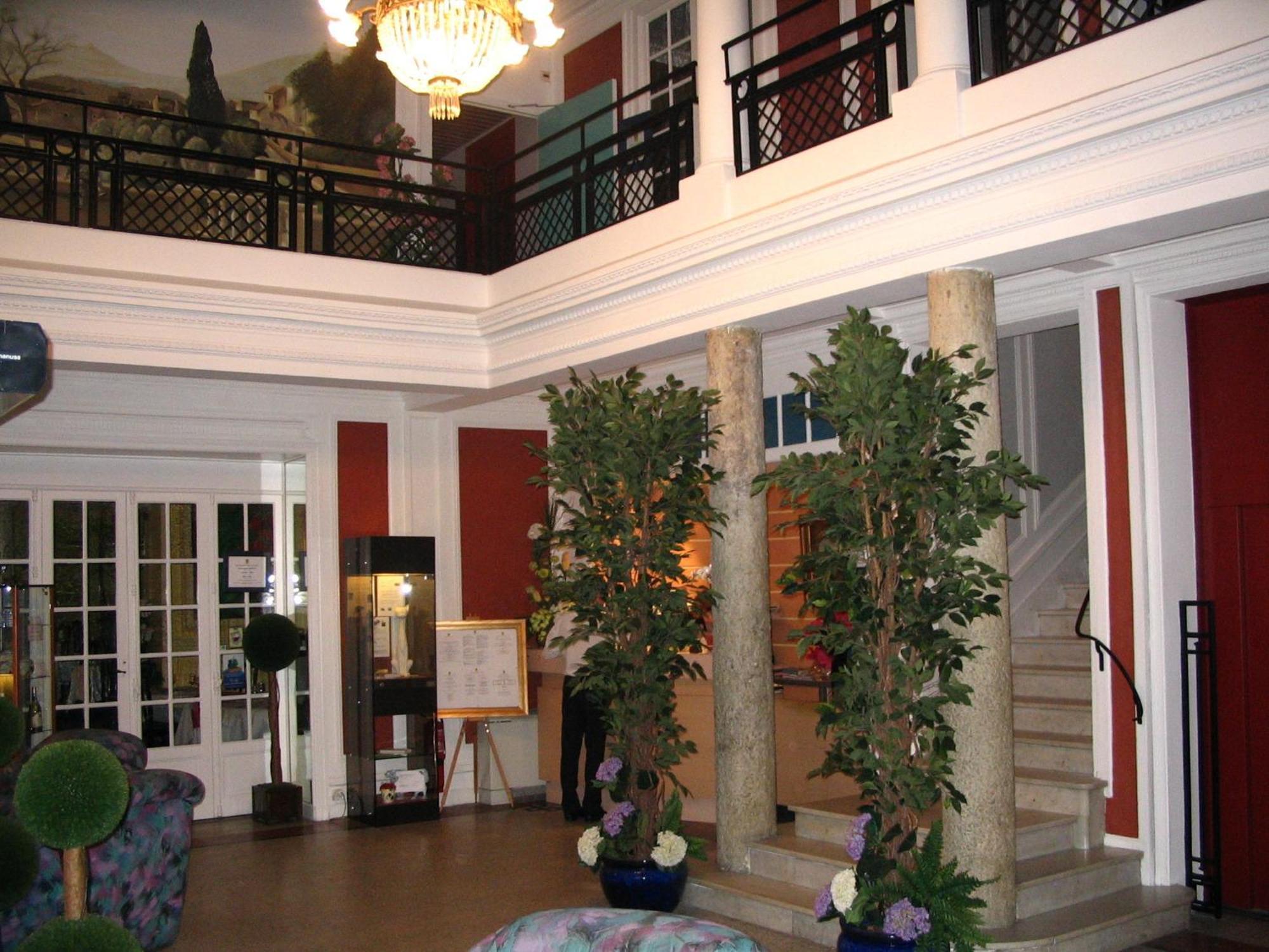 Logis Le Midland Hotel Виши Екстериор снимка